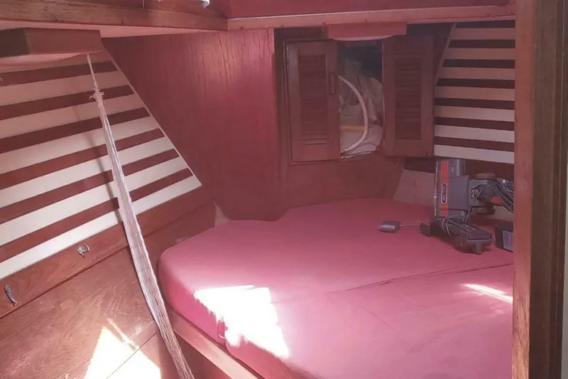 Slide: The Image of Endeavour 43 CC 1982 - 5013214