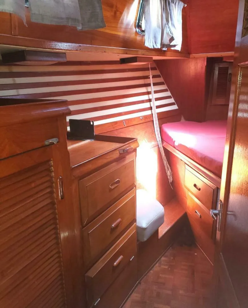 Slide: The Image of Endeavour 43 CC 1982 - 5013216