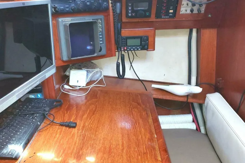 Slide: The Image of Endeavour 43 CC 1982 - 5013220