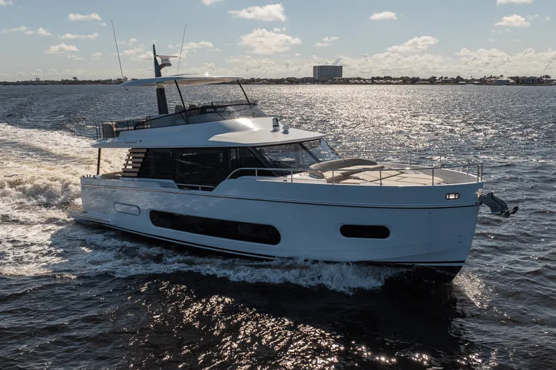 Slide: The Image of Azimut Magellano 60 2025 - 5430885