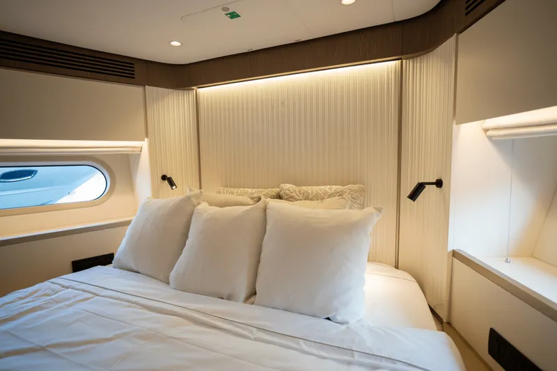 Slide: The Image of Azimut Magellano 60 2025 - 5033081