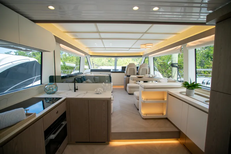 Slide: The Image of Azimut Magellano 60 2025 - 5033056