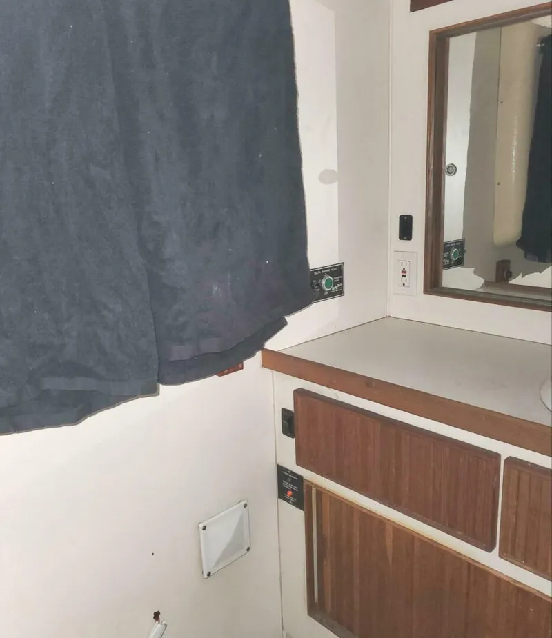 Slide: The Image of Bertram 37 Convertible 1988 - 5013639