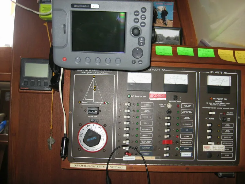 Slide: The Image of Island Packet 35 1990 - 5013911