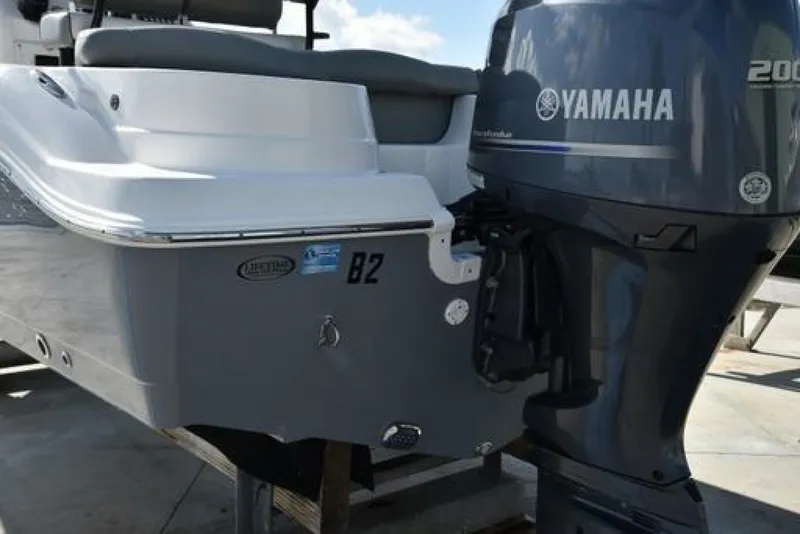 Slide: The Image of NauticStar 2302 2022 - 5023081