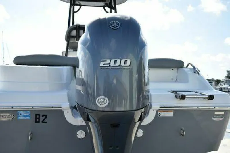 Slide: The Image of NauticStar 2302 2022 - 5023106