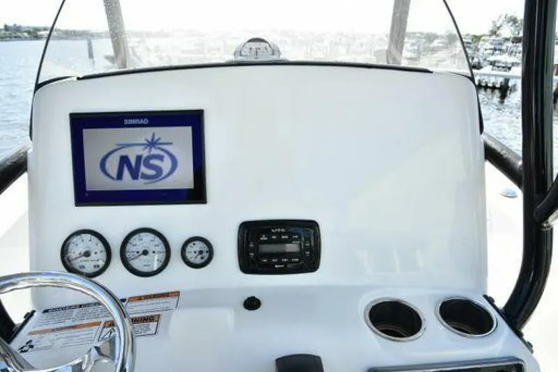 Slide: The Image of NauticStar 2302 2022 - 5023110