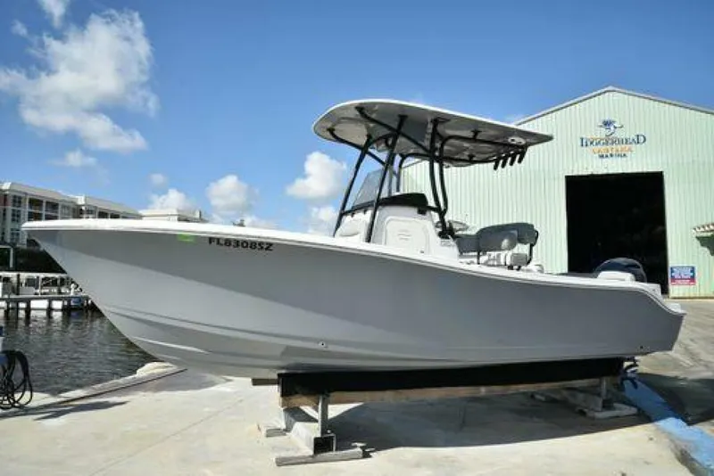 Slide: The Image of NauticStar 2302 2022 - 5023074