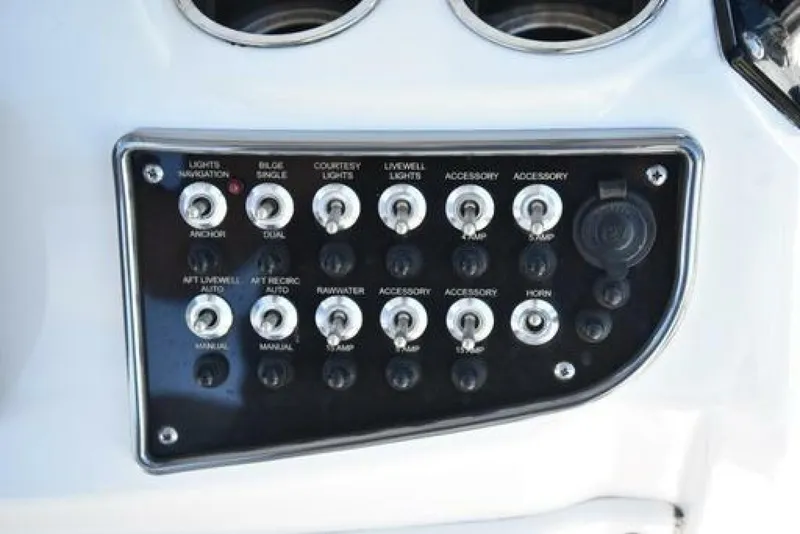 Slide: The Image of NauticStar 2302 2022 - 5023129