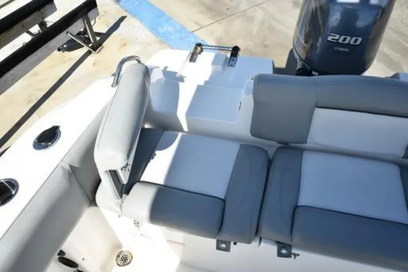 Slide: The Image of NauticStar 2302 2022 - 5023146