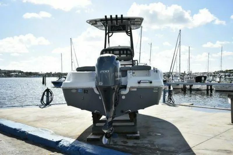 Slide: The Image of NauticStar 2302 2022 - 5023078