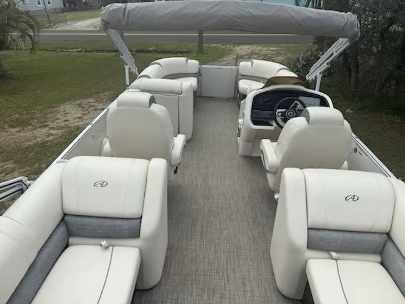 Slide: The Image of Avalon 25 Catalina Platinum Tritoon 2022 - 5185540