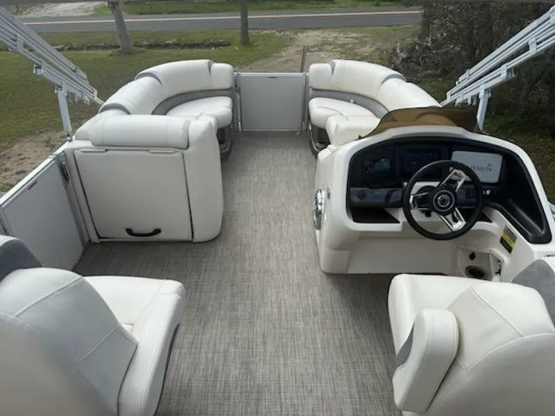 Slide: The Image of Avalon 25 Catalina Platinum Tritoon 2022 - 5185544