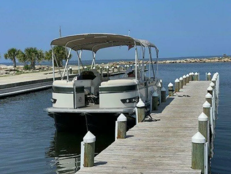 Slide: The Image of Avalon 25 Catalina Platinum Tritoon 2022 - 5016563