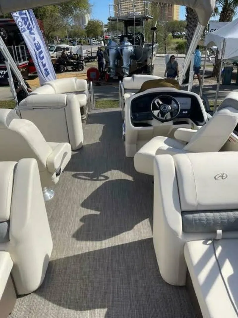 Slide: The Image of Avalon 25 Catalina Platinum Tritoon 2022 - 5022365