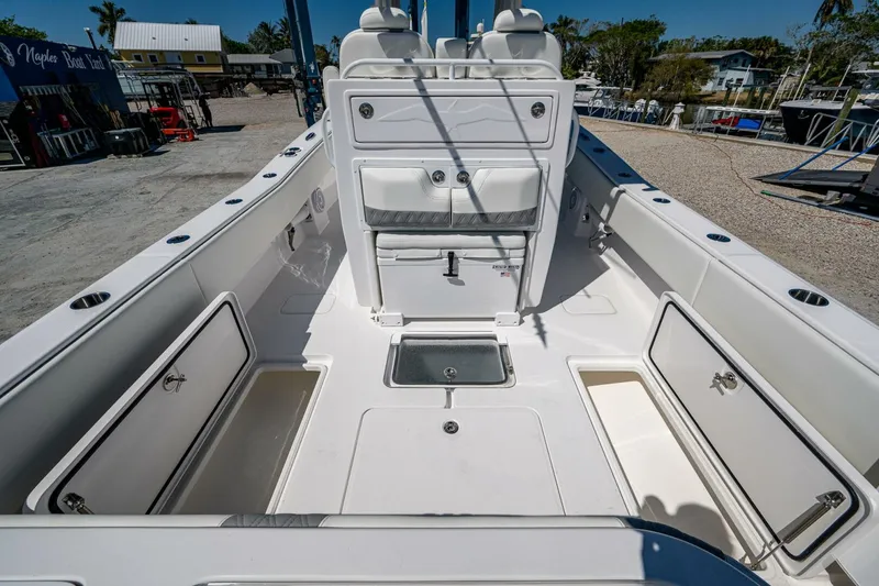Slide: The Image of Invincible 33 Open Fisherman 2025 - 5162810