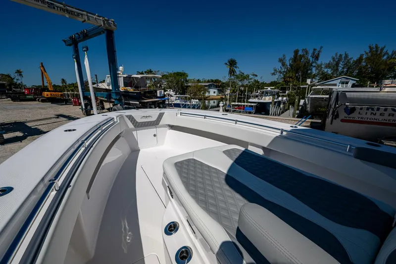 Slide: The Image of Invincible 33 Open Fisherman 2025 - 5162799