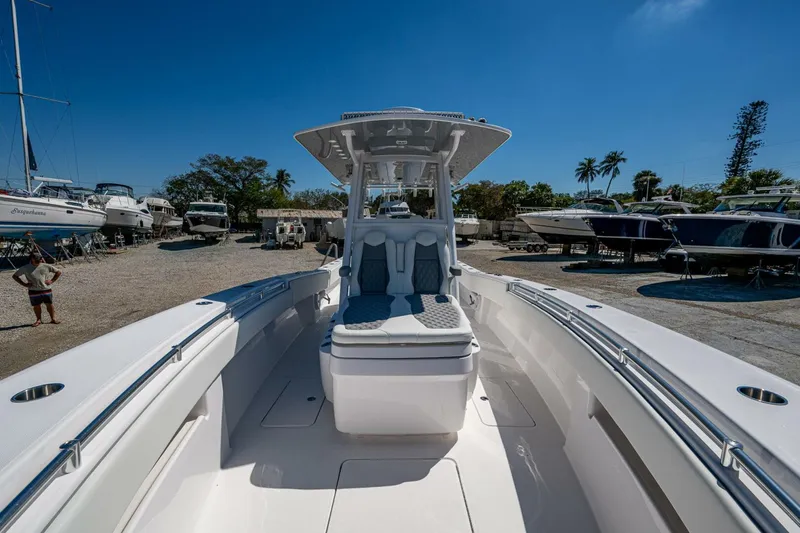 Slide: The Image of Invincible 33 Open Fisherman 2025 - 5162805