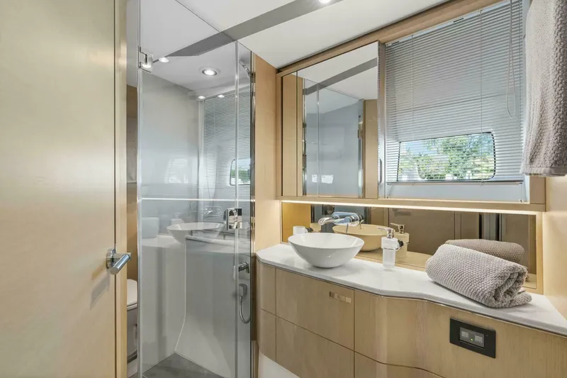 Slide: The Image of Princess S60 2018 - 5791792