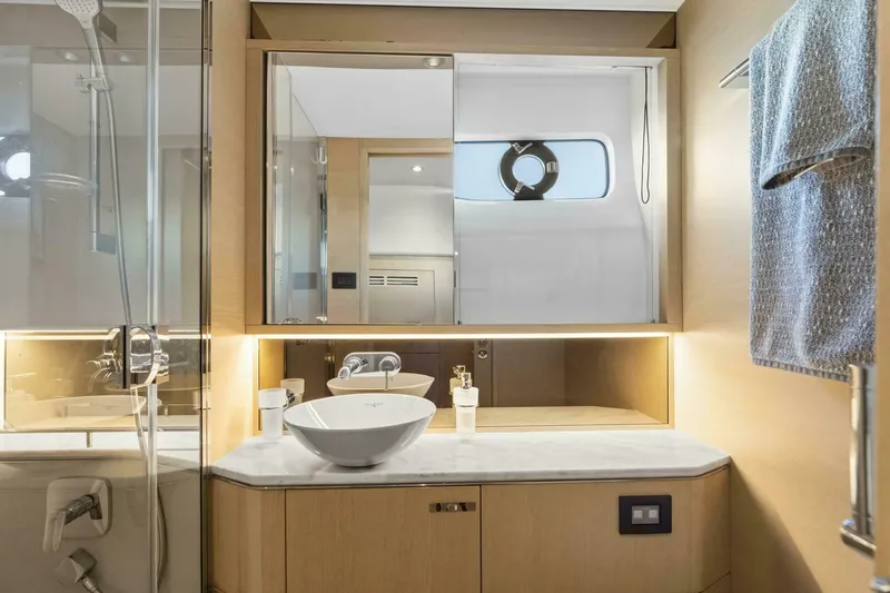 Slide: The Image of Princess S60 2018 - 5791796