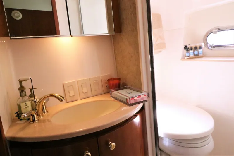 Slide: The Image of Tiara 5200 Express 2001 - 5326115