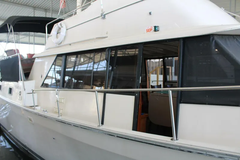 Slide: The Image of Mainship 40 - Starboard cabin sliding side door - 5018463