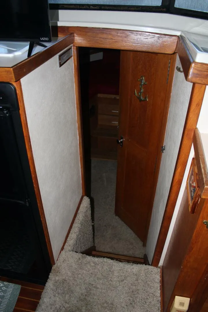 Slide: The Image of Mainship 40 - Companionway leading to forward cabin - 5018471