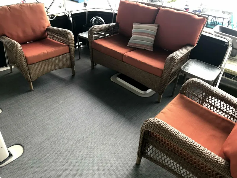 Slide: The Image of Mainship 40 - Aft Deck - 5020588