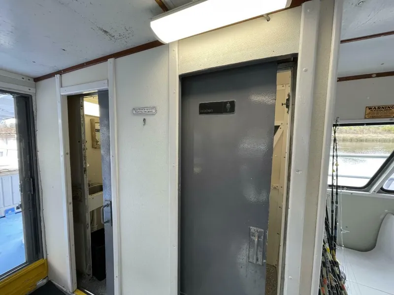 Slide: The Image of Swiftships Commercial Passenger 1972 - 5029133