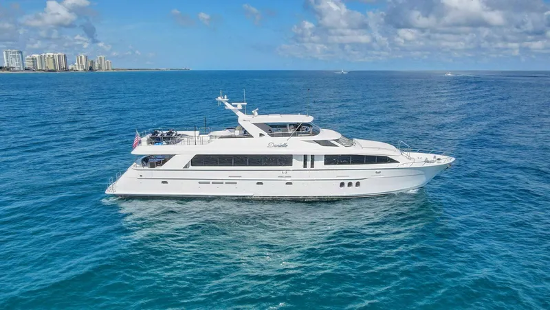 The Image of 001 Danielle 100' Hatteras 2005/2024 - 5019794