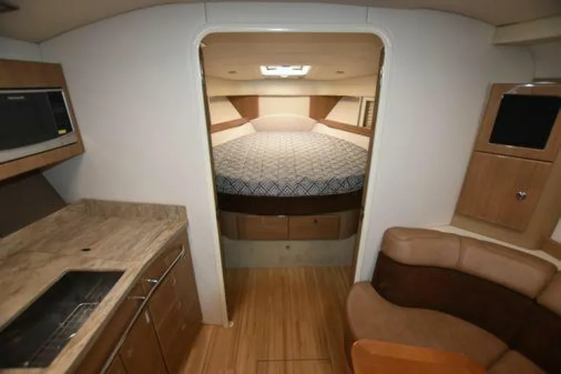 Slide: The Image of Formula 37 Cruiser 2016 - 5019336
