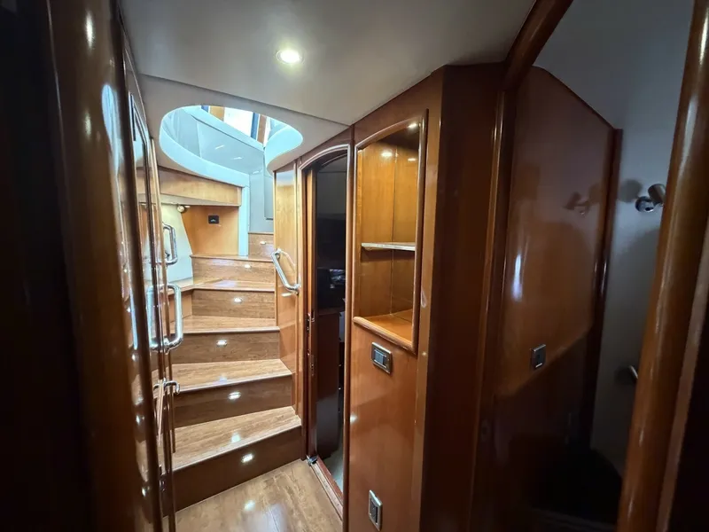 Slide: The Image of Carver Yachts 56 VOYAGER 2006 - 7585231