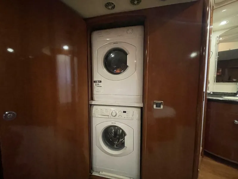 Slide: The Image of Carver Yachts 56 VOYAGER 2006 - 5020656