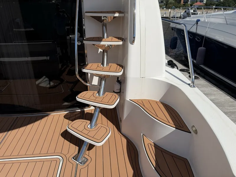 Slide: The Image of Carver Yachts 56 VOYAGER 2006 - 8429813