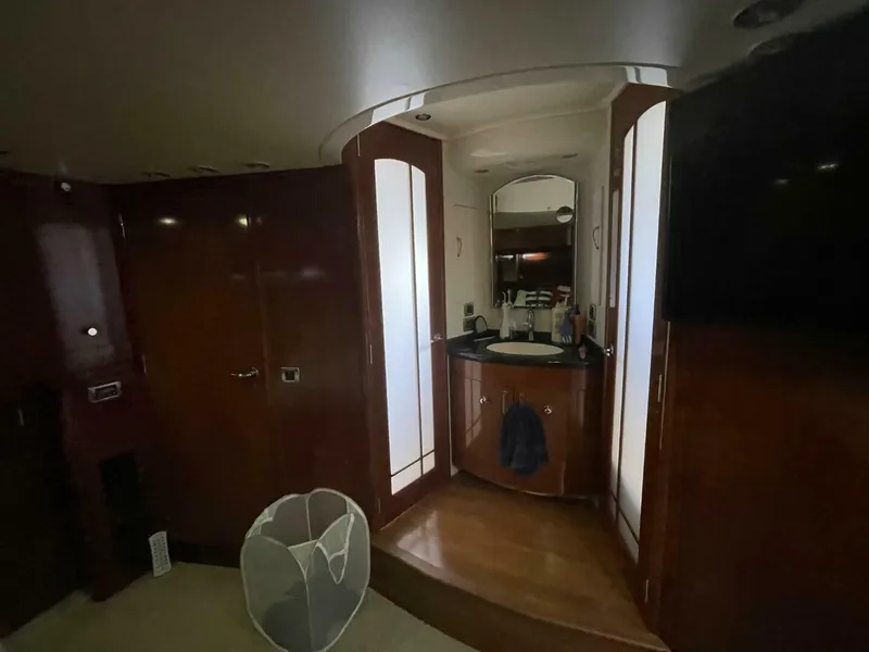Slide: The Image of Carver Yachts 56 VOYAGER 2006 - 5020642