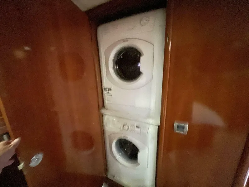 Slide: The Image of Carver Yachts 56 VOYAGER 2006 - 5020643