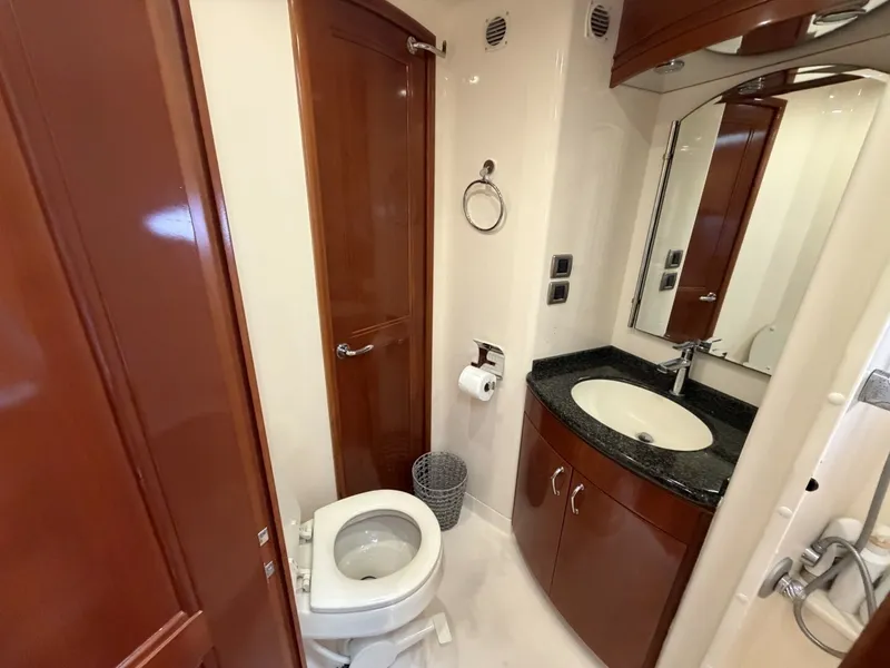 Slide: The Image of Carver Yachts 56 VOYAGER 2006 - 7585229