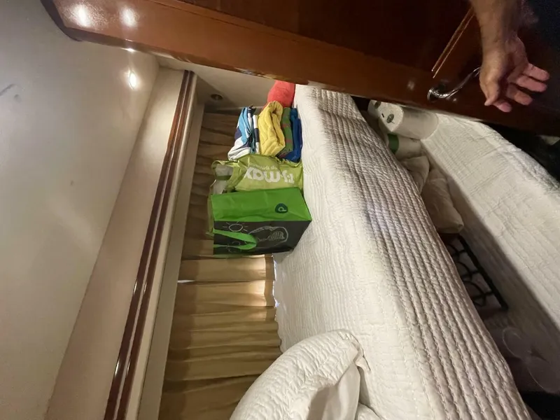 Slide: The Image of Carver Yachts 56 VOYAGER 2006 - 5020674