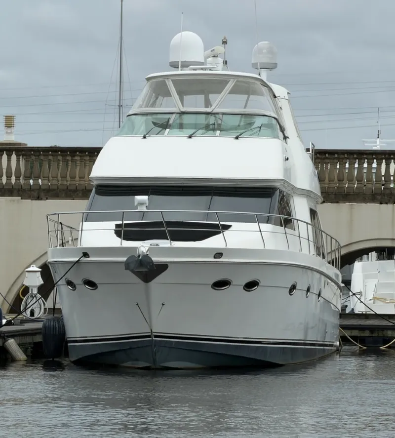 Slide: The Image of Carver Yachts 56 VOYAGER 2006 - 7585213