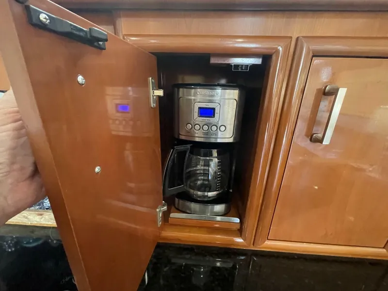 Slide: The Image of Carver Yachts 56 VOYAGER 2006 - 5020702