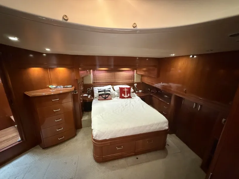 Slide: The Image of Carver Yachts 56 VOYAGER 2006 - 7585222