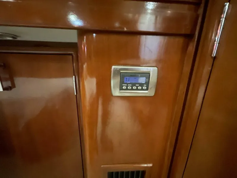 Slide: The Image of Carver Yachts 56 VOYAGER 2006 - 5020657
