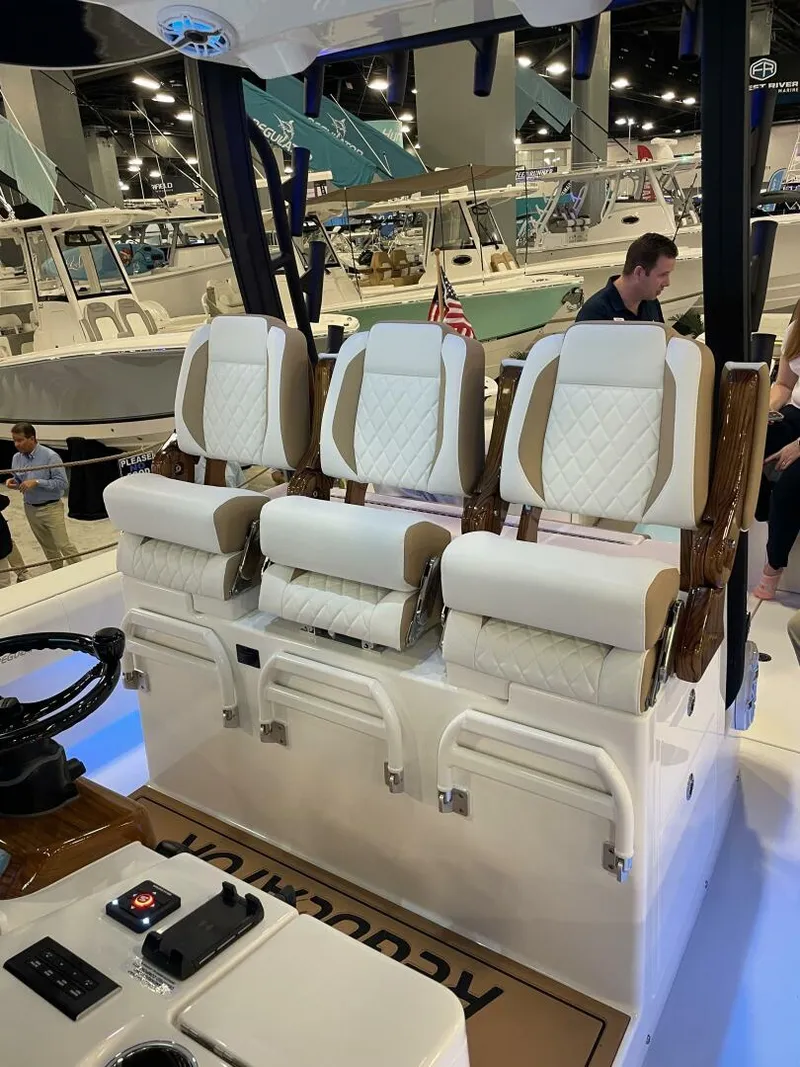 Slide: The Image of Regulator Marine 35cc 2025 - 5032023