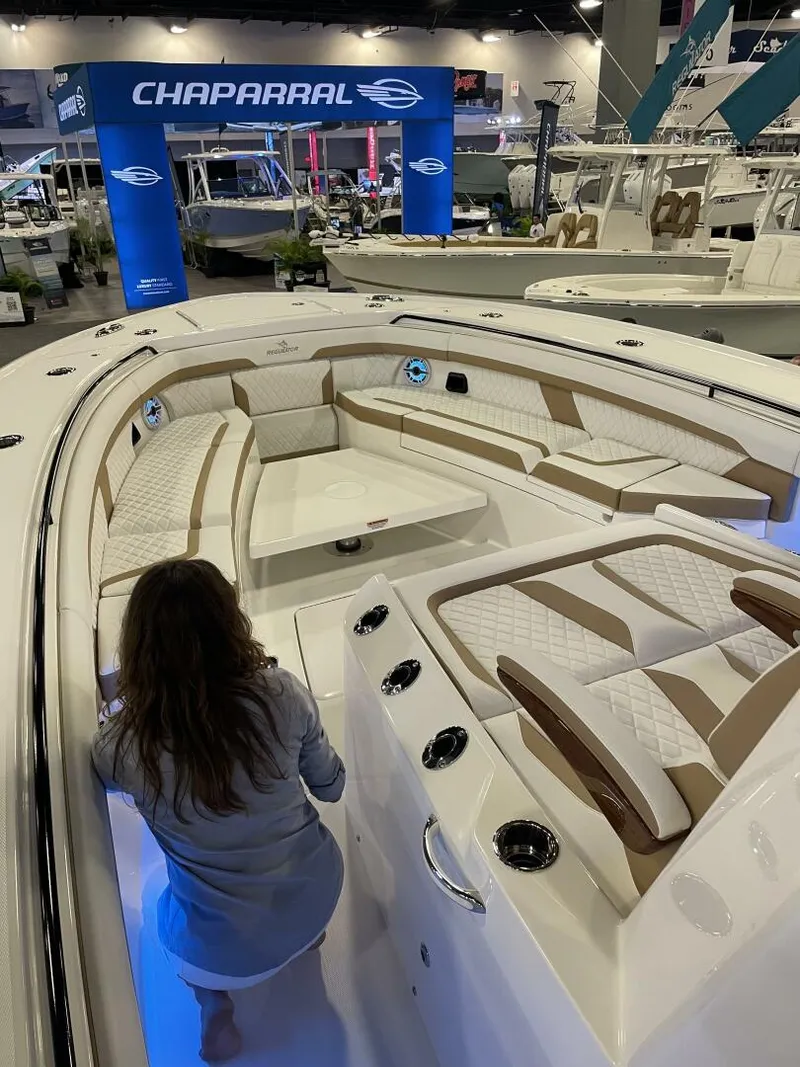 Slide: The Image of Regulator Marine 35cc 2025 - 5032024