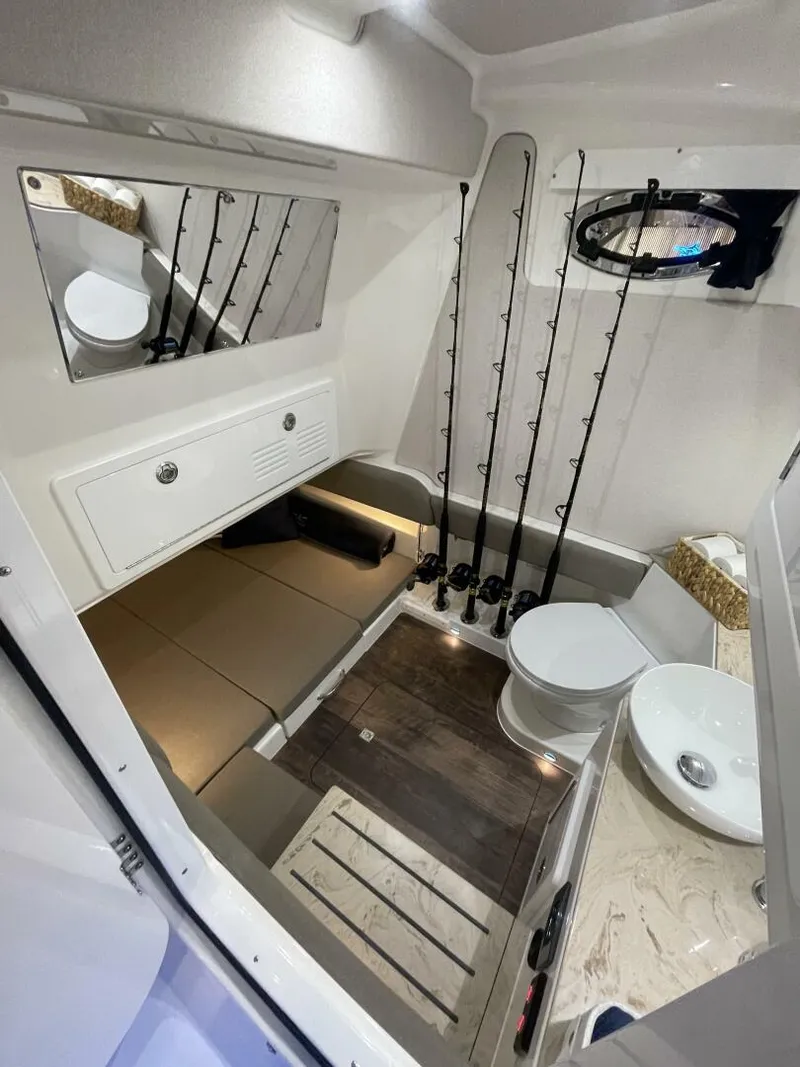 Slide: The Image of Regulator Marine 35cc 2025 - 5032025