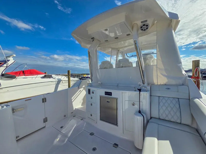 Slide: The Image of Regal 33 SAV 2025 - 5577619