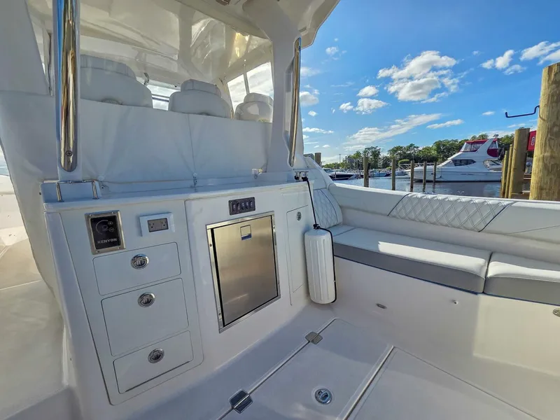 Slide: The Image of Regal 33 SAV 2025 - 5577620