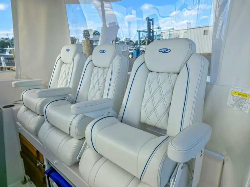 Slide: The Image of Regal 33 SAV 2025 - 5577638