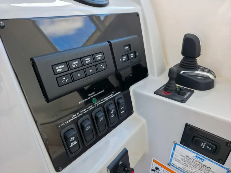 Slide: The Image of Regal 33 SAV 2025 - 5577646