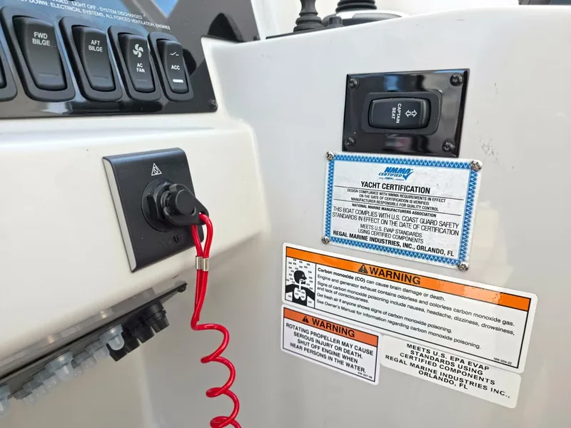 Slide: The Image of Regal 33 SAV 2025 - 5577647